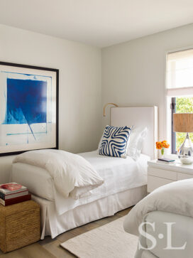 Light and bright guest bedroom in North Palm Beach golf cottage