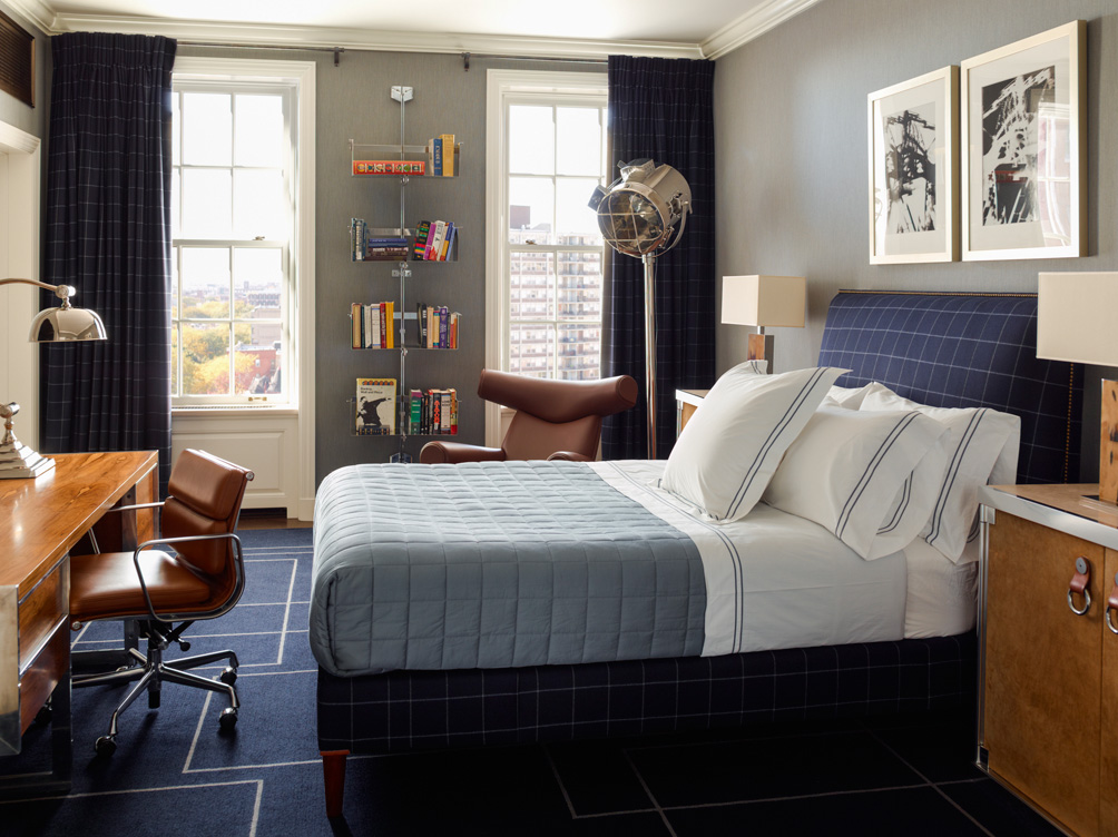 Guest bedroom in blue and grey