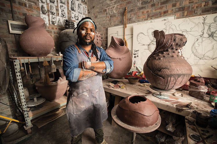 KING OF CLAY ANDILE DYALVANE PARTNERS WITH SANLAM PRIVATE WEALTH ON A STRIKING CERAMIC VESSEL.